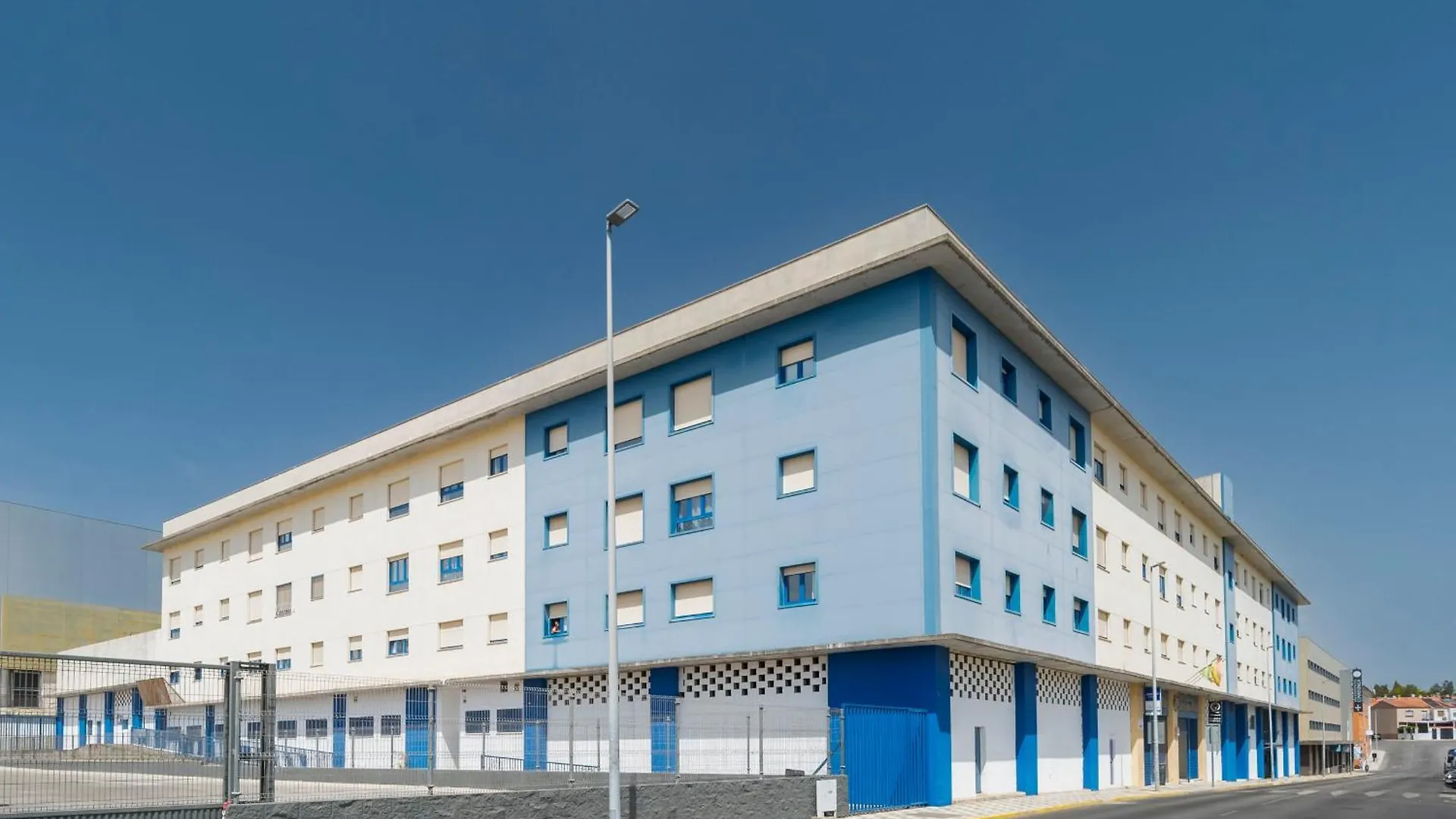 Aticos Lux Sevilla Piscina Parking Bormujos 0*,  Spain