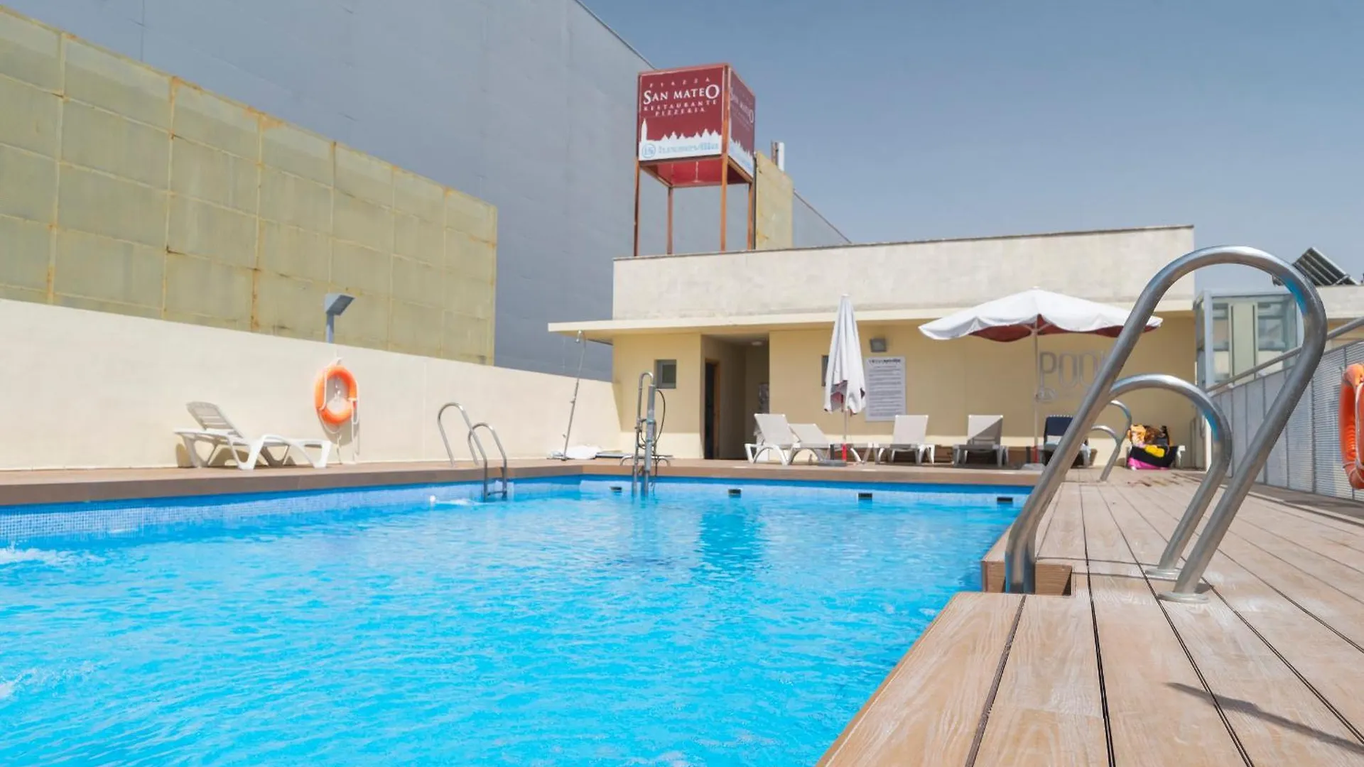 Aticos Lux Sevilla Piscina Parking Bormujos