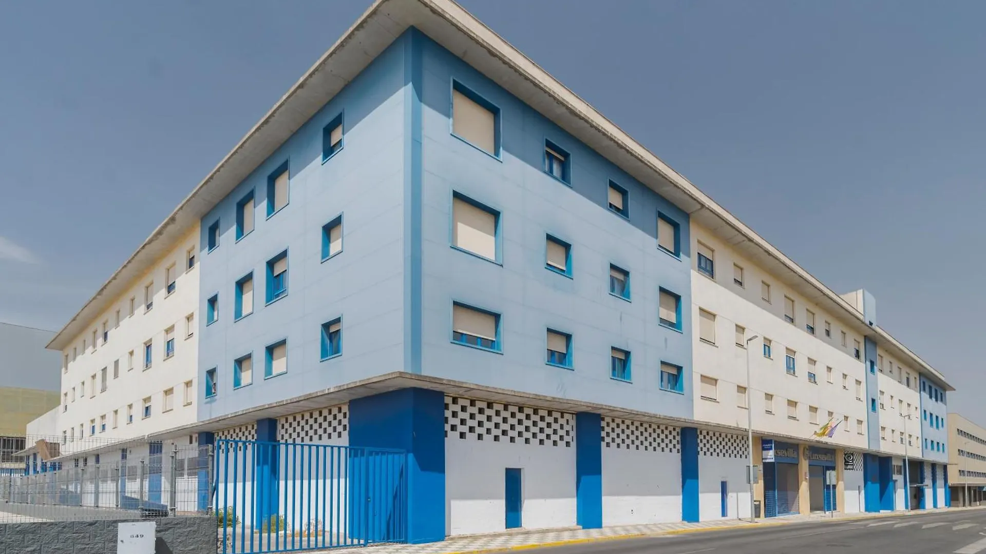 Aticos Lux Sevilla Piscina Parking Bormujos Apartment