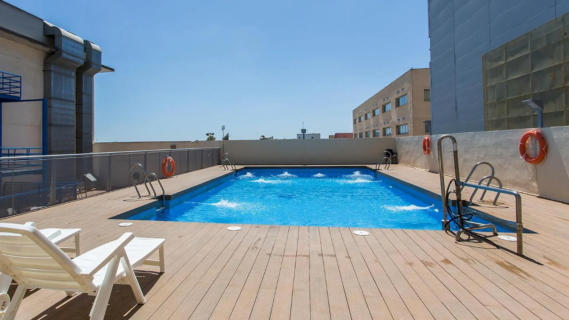 Aticos Lux Sevilla Piscina Parking Bormujos Apartment